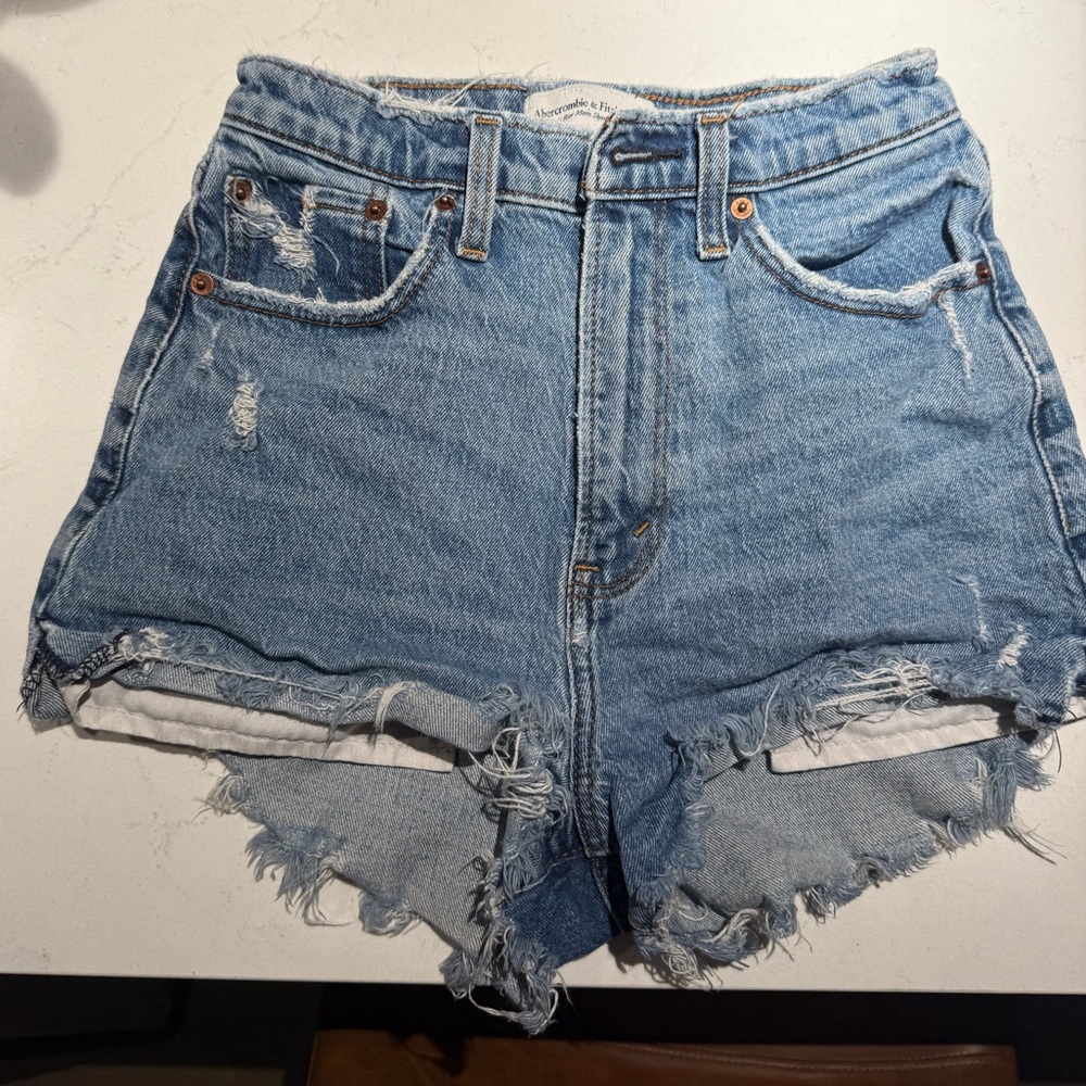Abercrombie & Fitch High Rise Mom Short Curve Love